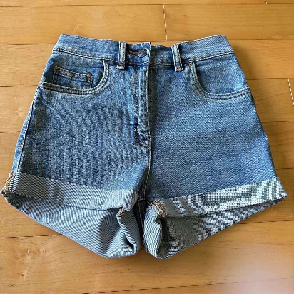Aritzia Wilfred Free medium washed high rise cuffed denim shorts